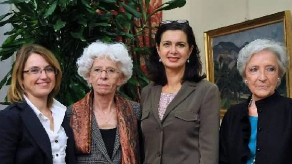 Barbara Bastianelli e Mariangela Gritta Greiner dell’associazione IA, la presidente della Camera  Laura Boldrini e Luciana Alpi.
