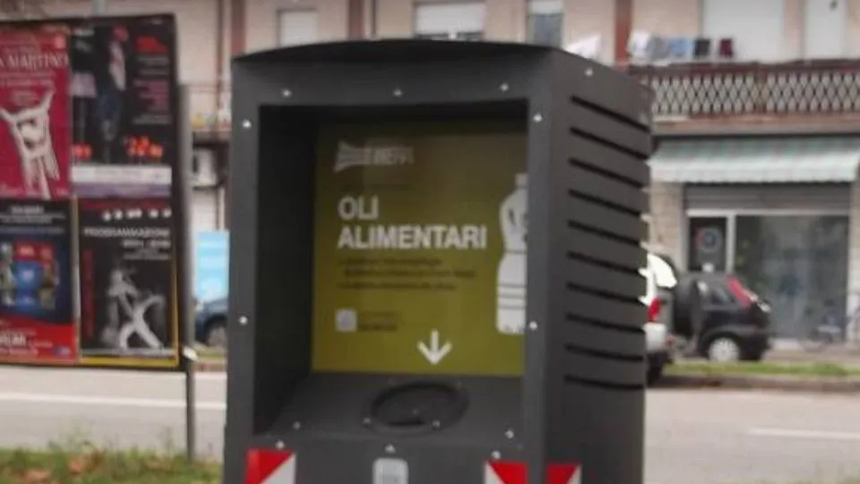 Il raccoglitore per gli oli esausti