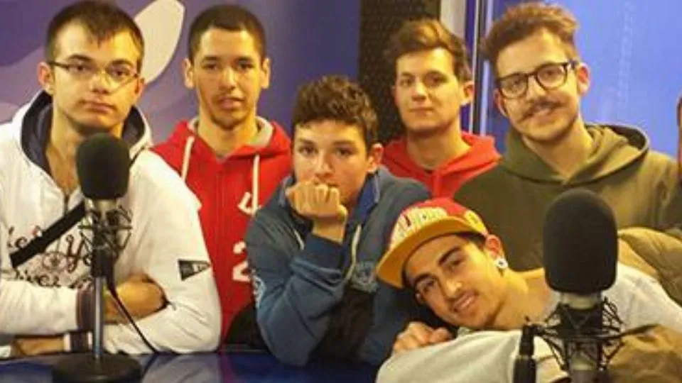 i ragazzi di Riccione webradio con gli speaker di Radio Icaro 
