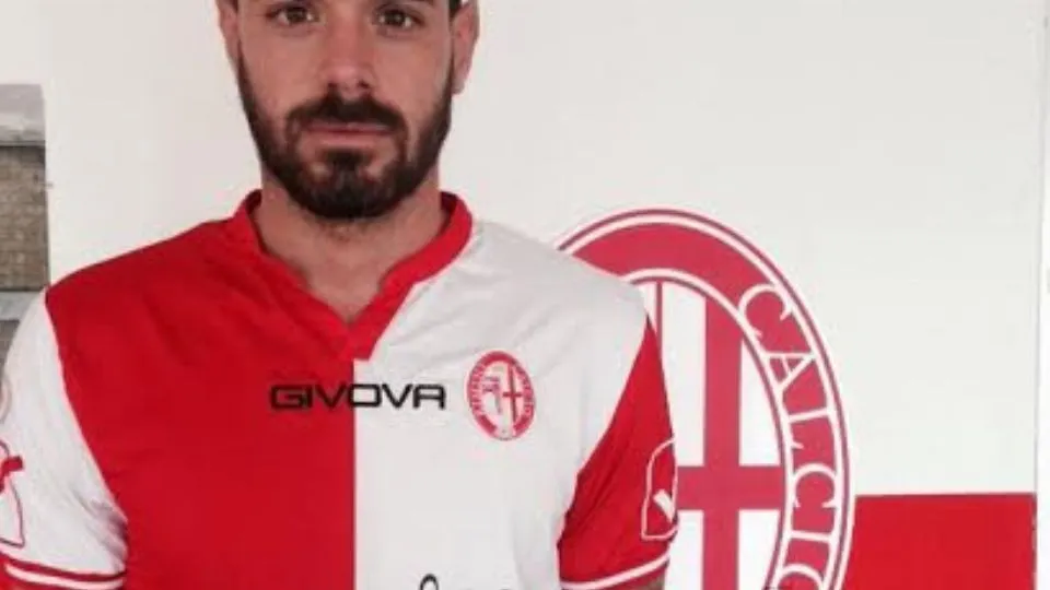 Riccardo Paganelli in maglia biancorossa