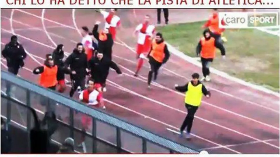 I Red White Supporters su pista d’atletica
