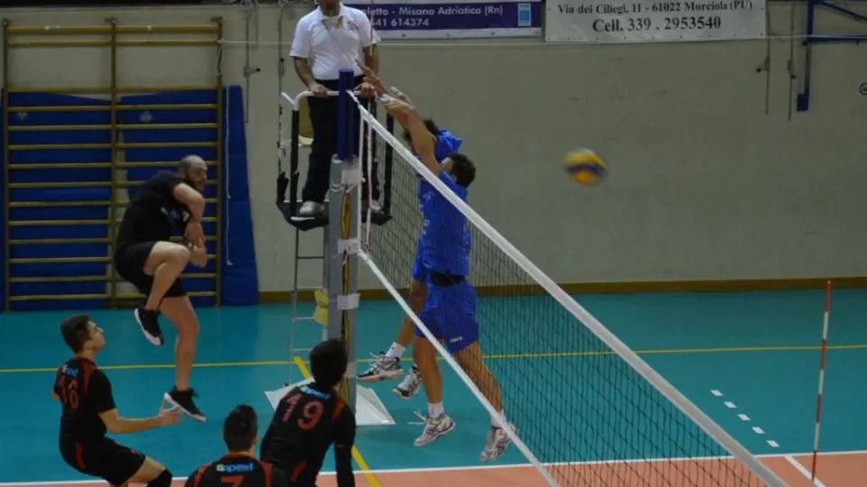 Bell’attacco del top scorer Sarti, in copertura Mondaini 16, Oliva 19, Muccioli 7