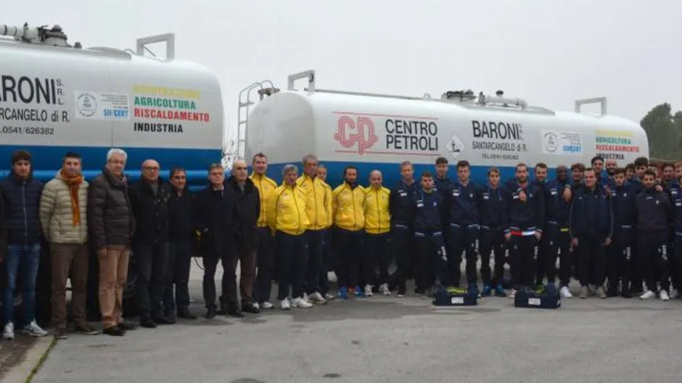 Il Santarcangelo Calcio al Centro Petroli Baroni (Luca Marro)