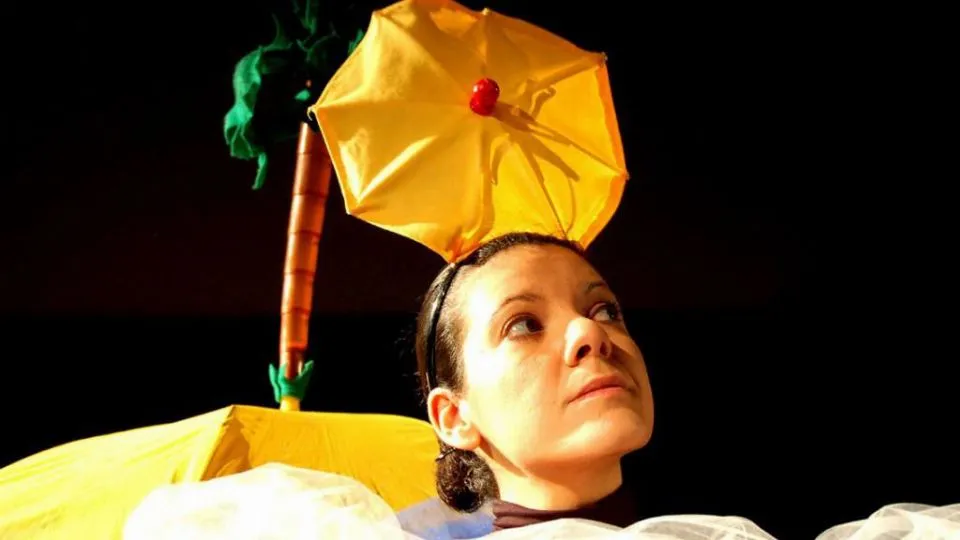 la protagonista dello spettacolo “Ombrellina”