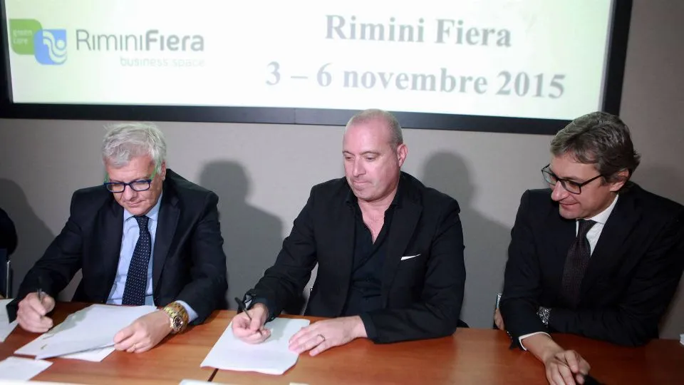 Il Ministro dell’Ambiente Galletti e Stefnao Bonaccini firmano un accordo anti erosione a Ecomondo