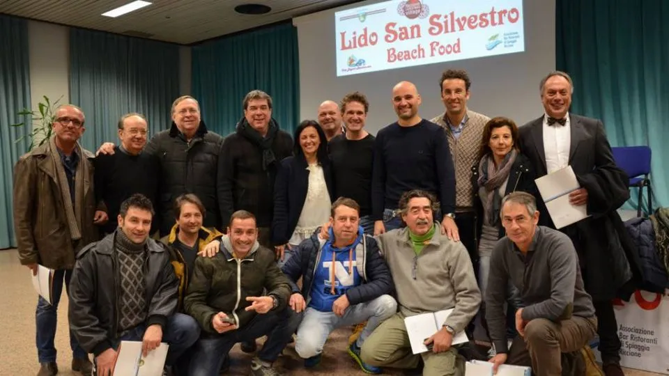 foto di gruppo alla conferenza stampa