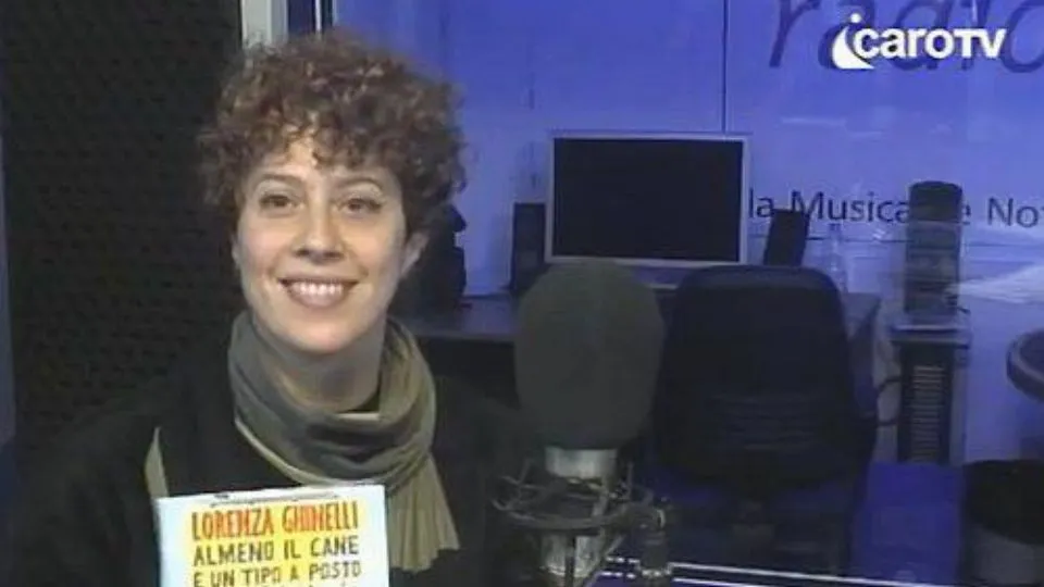 Lorenza Ghinelli negli studi di Radio Icaro
