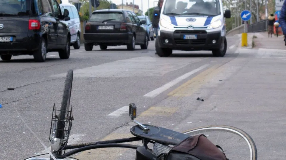 La bici coinvolta nell’incidente (Adriapress)