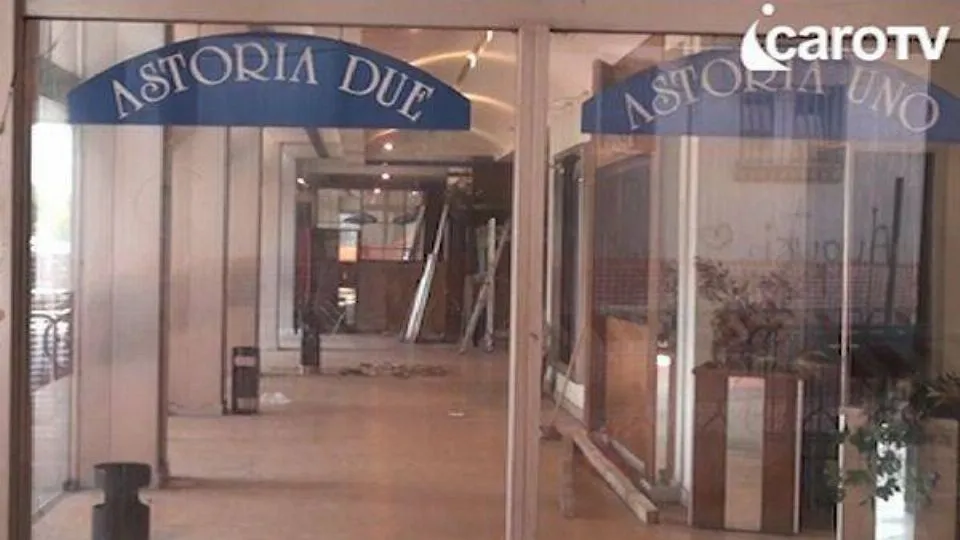 l’ingresso dell’Astoria
