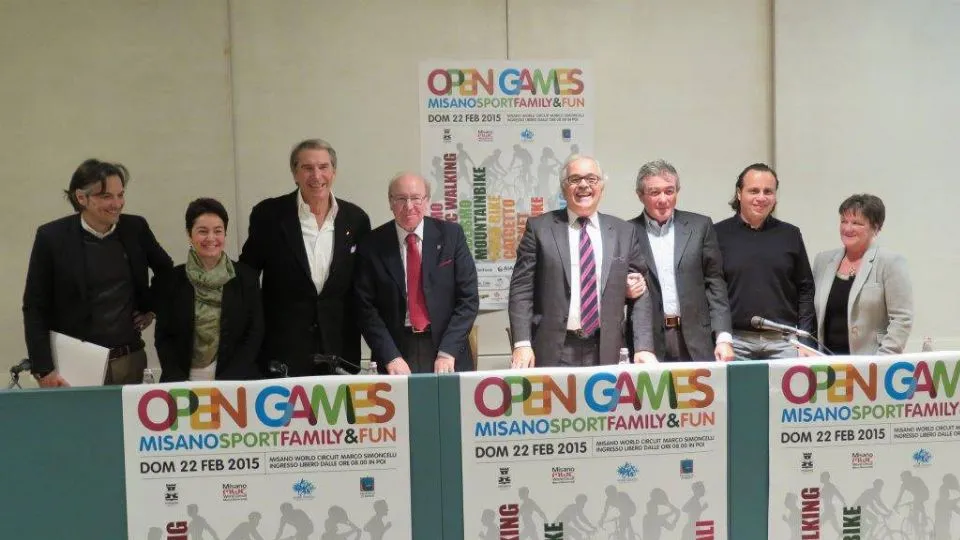 In piedi da sinistra: Andrea Albani – Manuela Tonini – Giacomo Crosa – Umberto Trevi – Stefano Giannini – Eraldo Berardi – Andrea Bagli – Maura Macchi