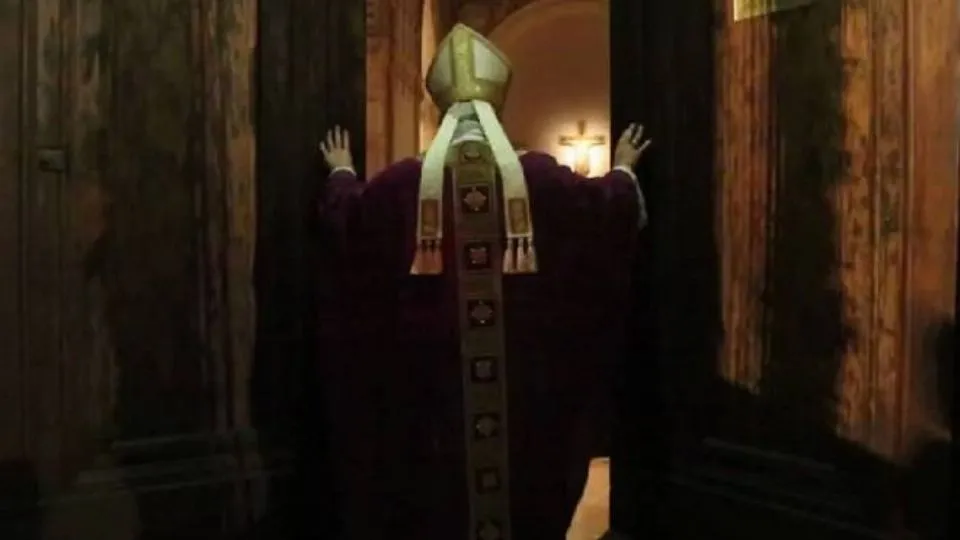 Il Vescovo Lambiasi all’apertura della porta santa della Basilica Cattedrale