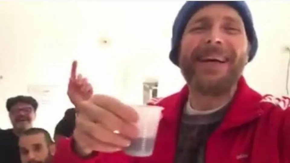 il brindisi di Jovanotti
