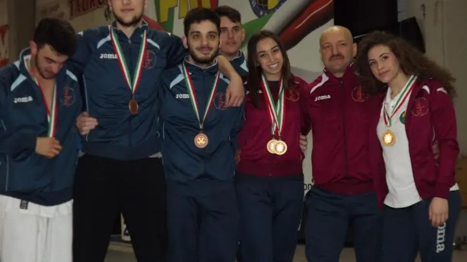 Da sinistra: Montanari, Della Santa, Mauri, Bernardi, Armeni, Telesca, Casalboni
