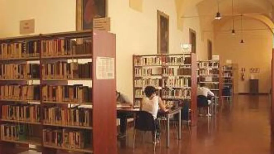 la biblioteca Gambalunga

