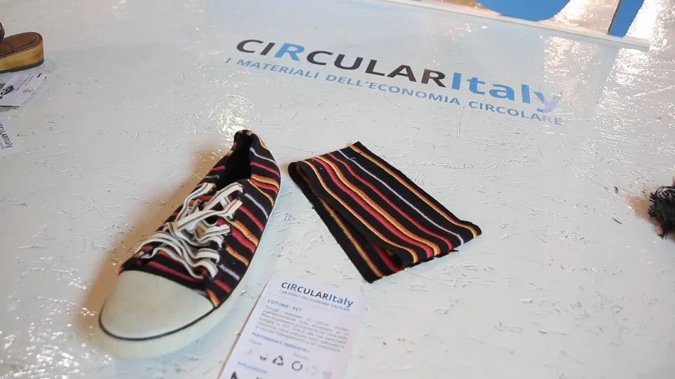 I tessuti da materiali riciclati per un’economia circolare a Ecomondo