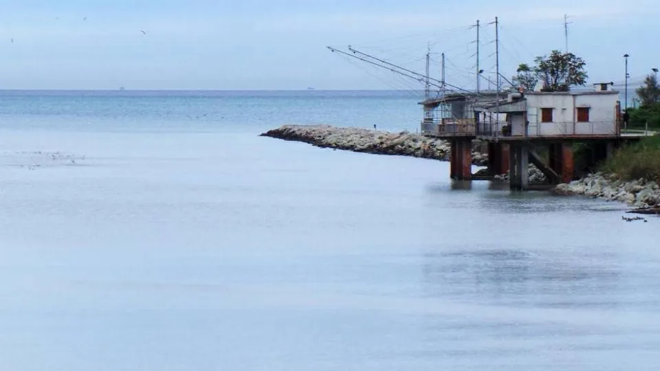 Uno dei capanni da pesca sul Marecchia