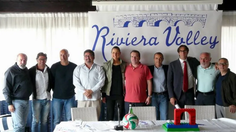 Foto di gruppo al termine della presentazione