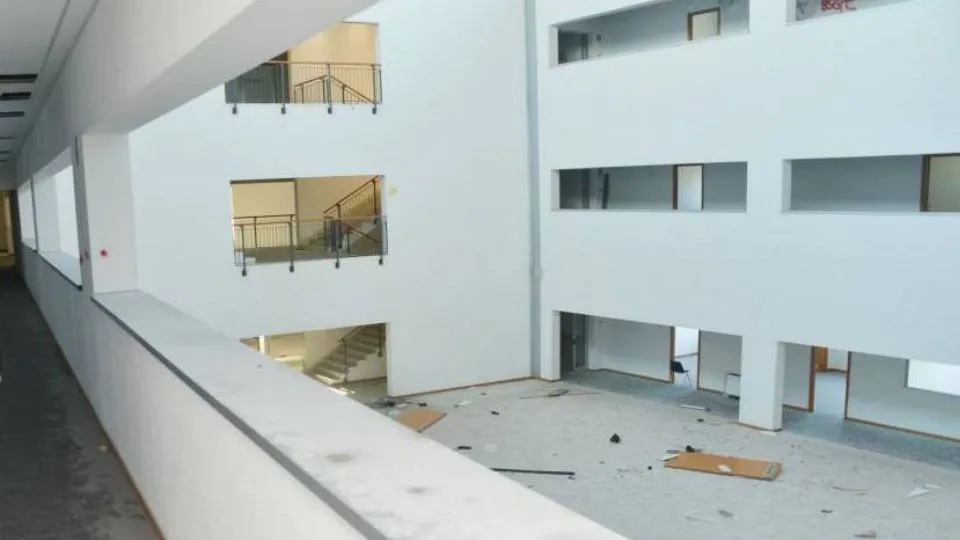 l’interno della struttura di via Bassi
