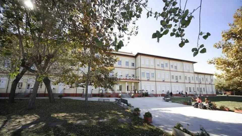Le colonia Comasca sede dei licei Karis