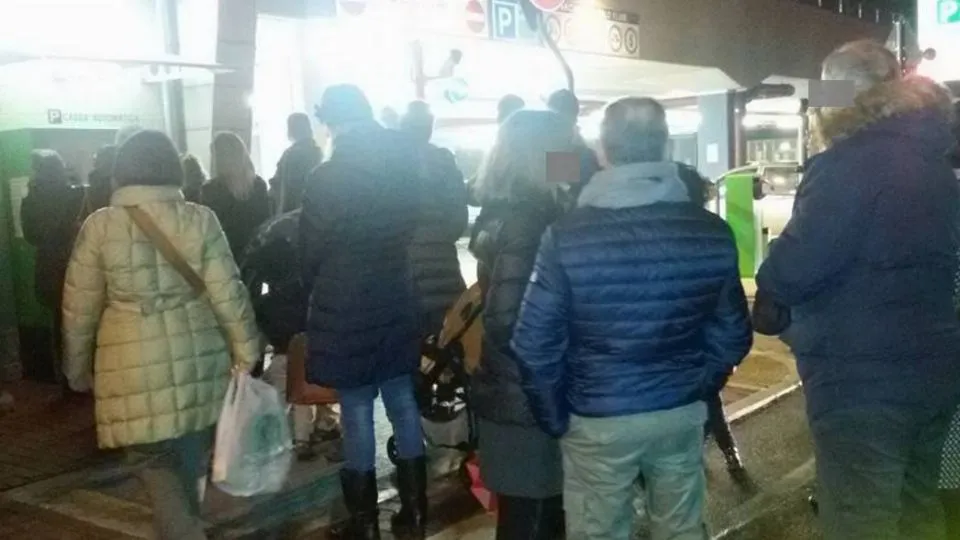 la coda al Flori (foto Maria Luisa Ciurlia)