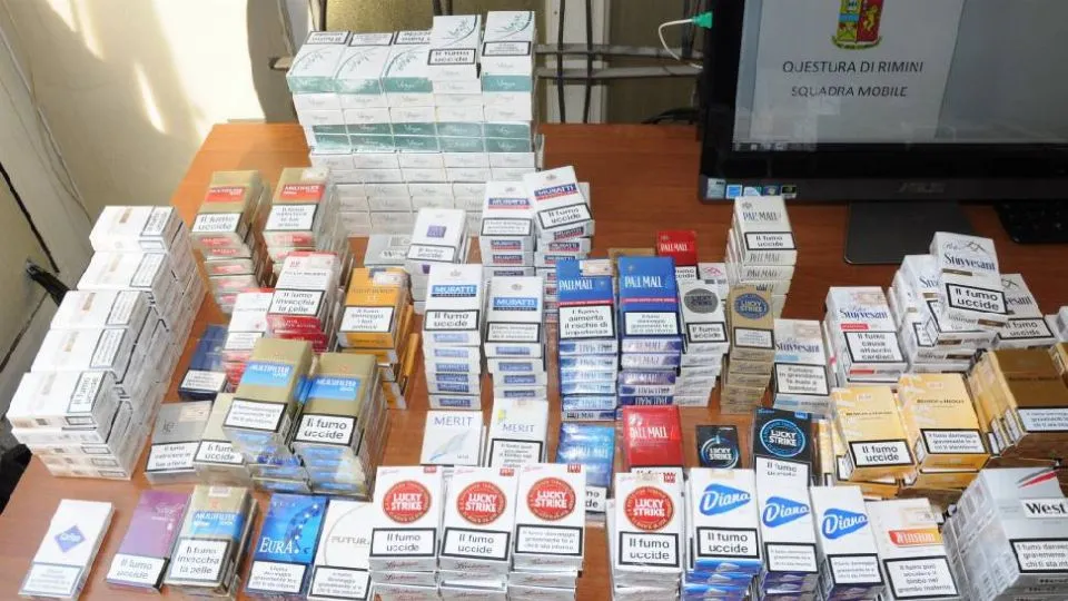 I pacchetti di sigarette sequestrati