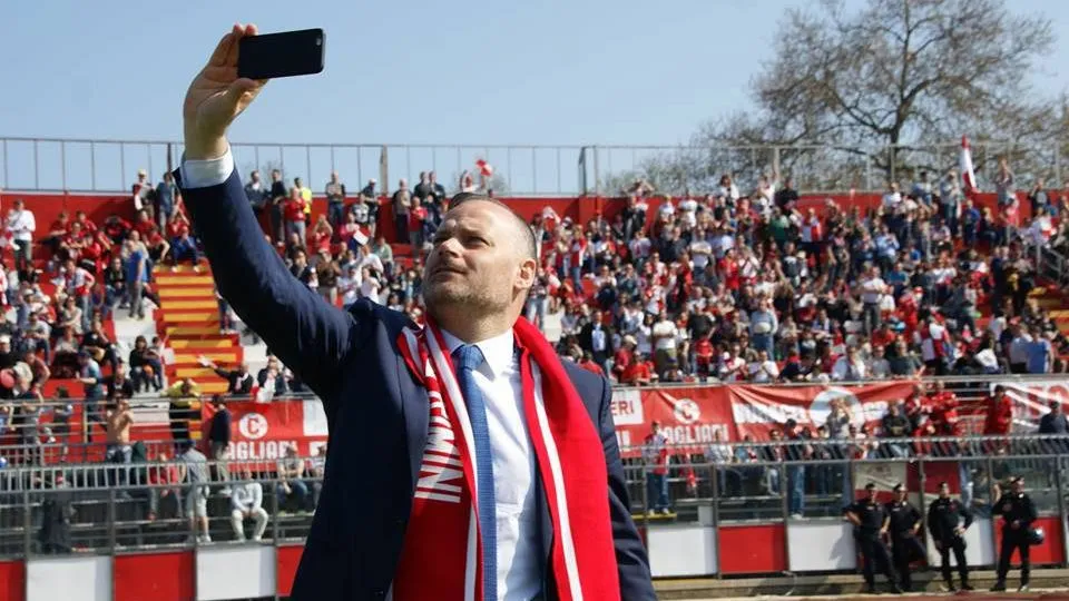 Il selfie del presidente De Meis
