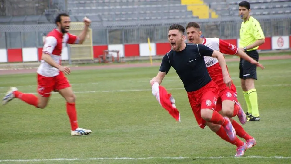 La corsa di Tedesco dopo il gol (Poggi)
