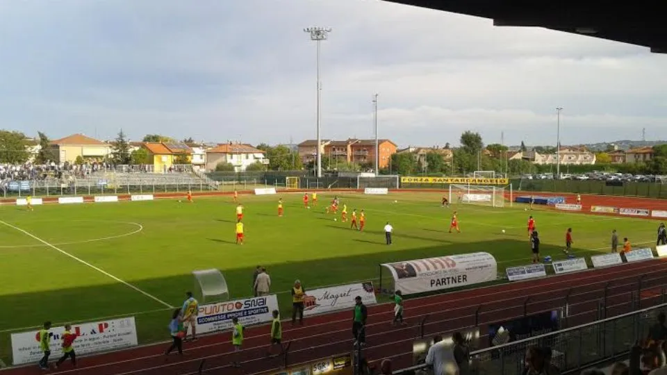 Il riscaldamento dei biancorossi al Mazzola
