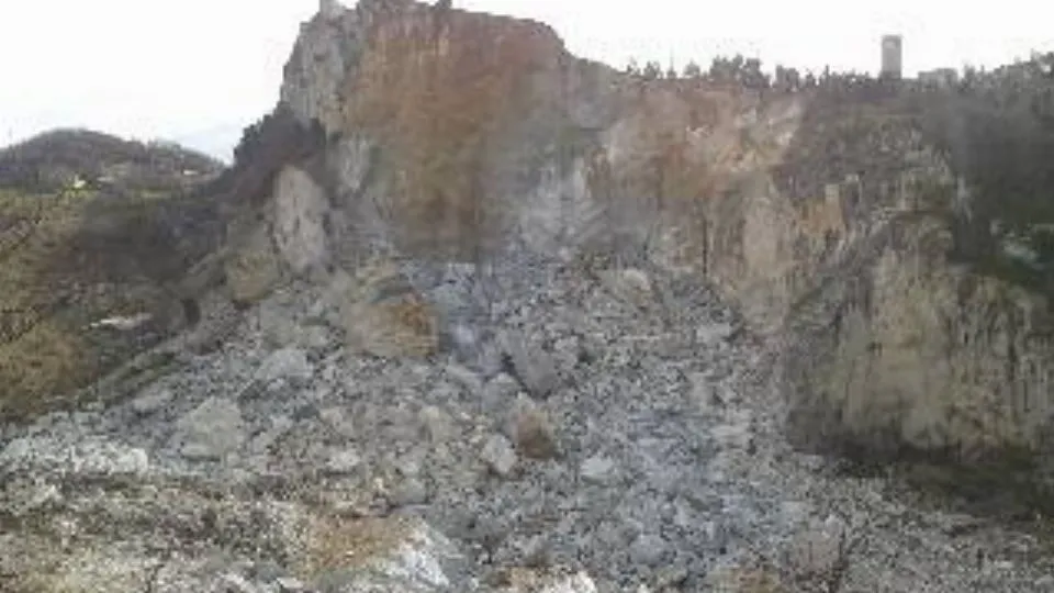 il crollo della rupe di San Leo
