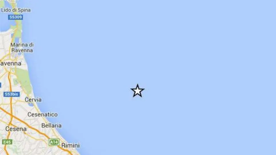 La stella indica la zona in mare colpita dal terremoto
