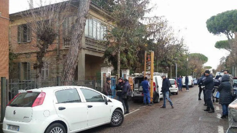 forze dell’ordine davanti al villino Ricci