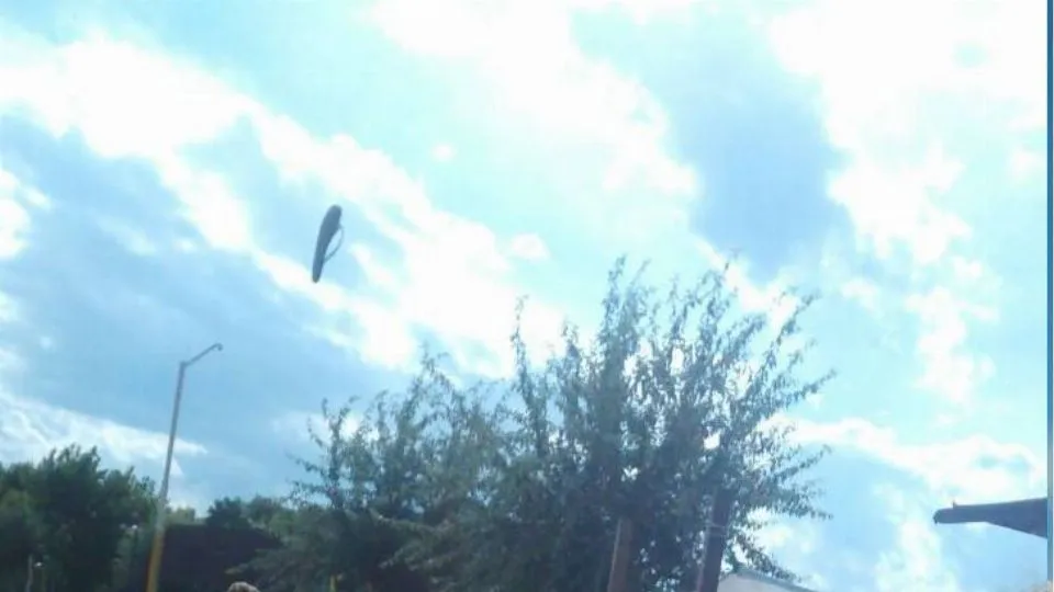 un a ciabatta volante
