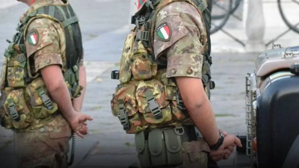 due militari dell’Esercito repertorio)