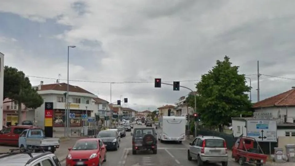 SS16- via Abruzzi, uno degli incroci col vista red