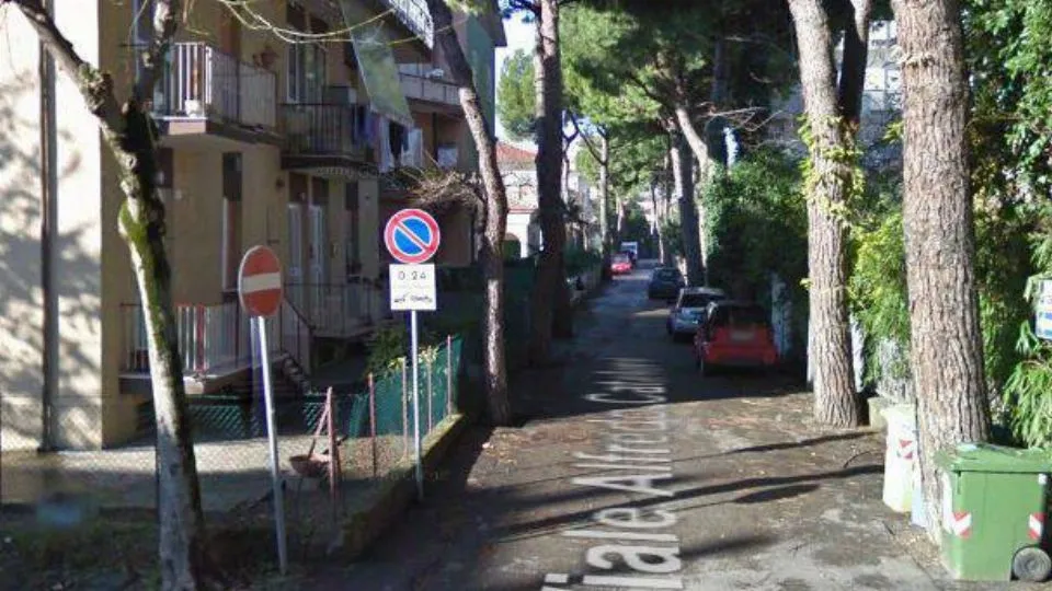 via catalani (street view)
