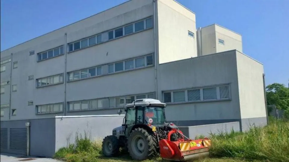 un intervento di bonifica all’ex nuova Questura
