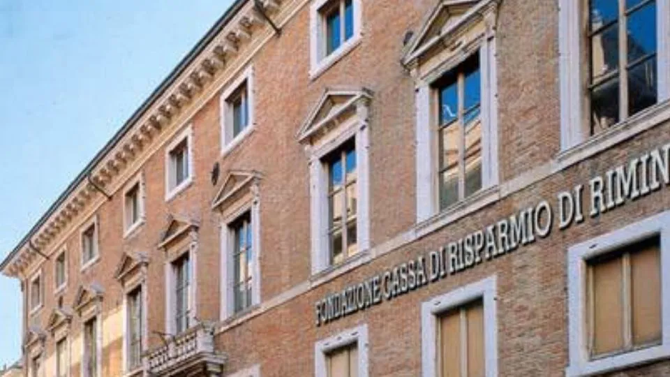 la facciata di Banca Carim