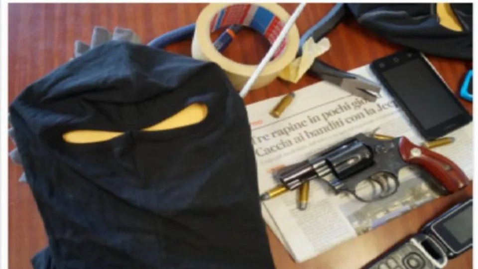 i materiali trovati alla banda Renegade