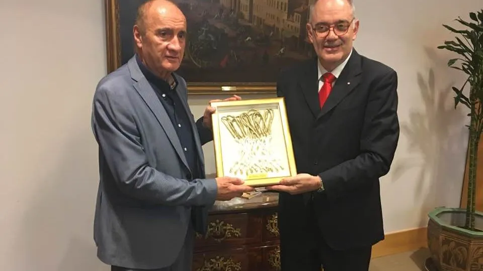 La consegna del premio “Retina d’Oro” a Luciano Capicchioni