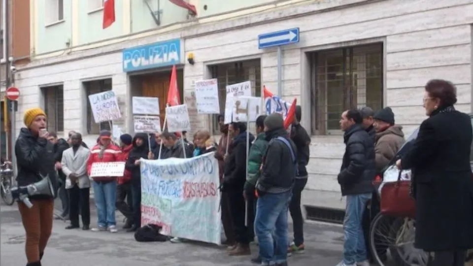 la manifestazione in via Bonsi