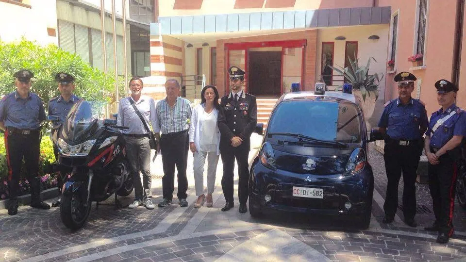 La nuova auto elettrica in dotazione ai carabinieri di Riccione