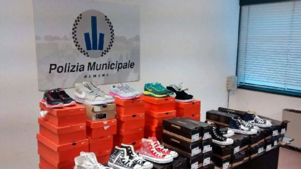 le scarpe sequestrate
