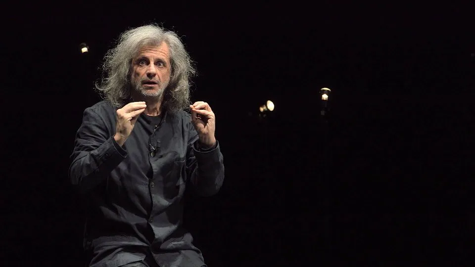 Alessandro Bergonzoni ospite di Fuorionda