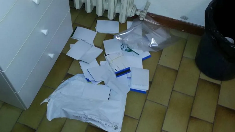 materiale rovesciato dai ladri
