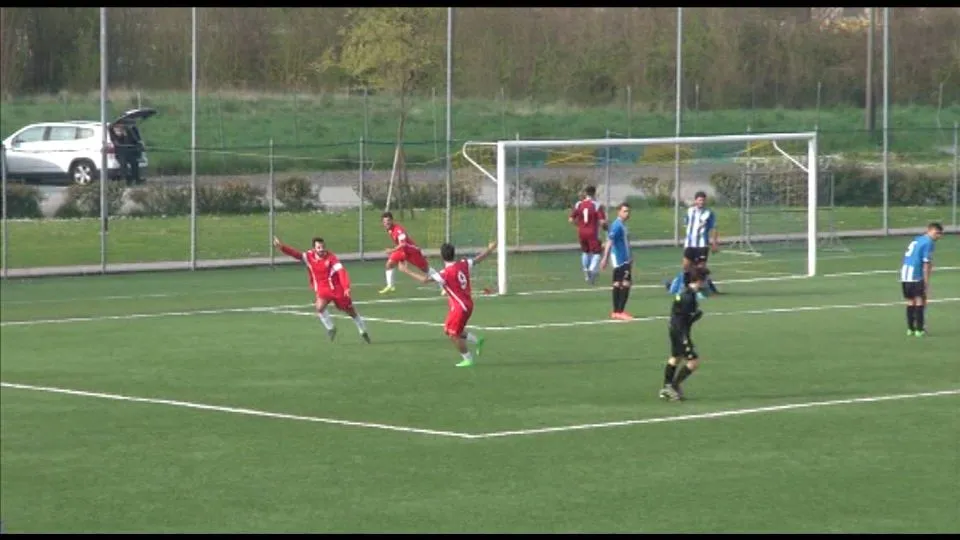 L’esultanza dell’Accademia Bellavista per il gol del 2-1 di Rosa