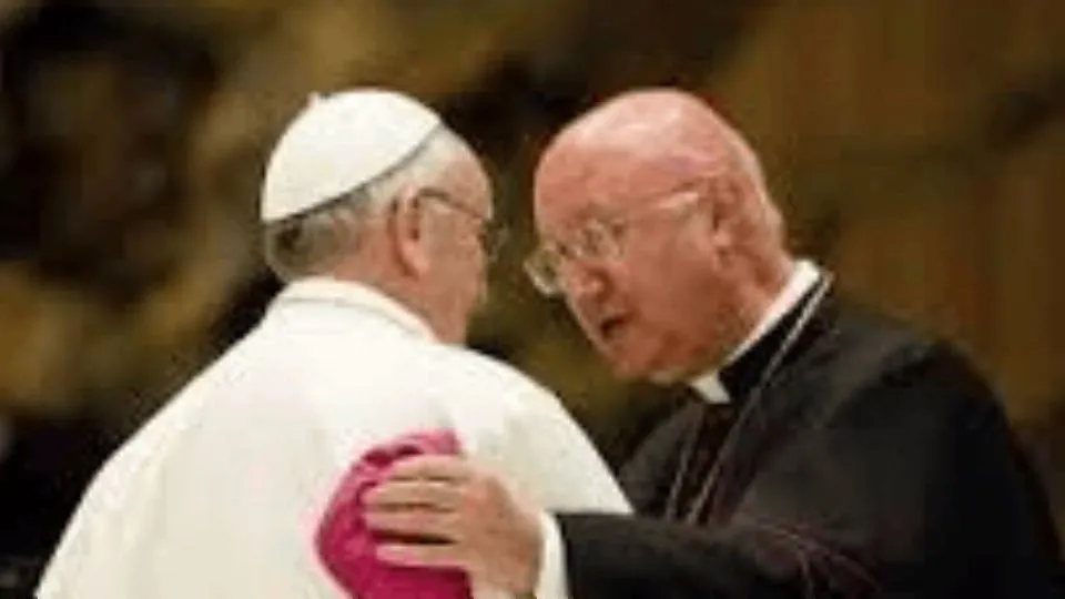 Monsignor Celli con Papa Francesco