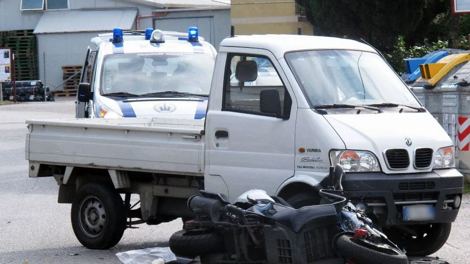 I mezzi coinvolti (foto Adriapress).
