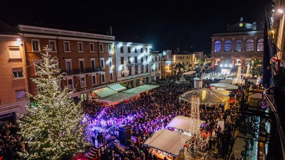 la piazza a Capodanno
