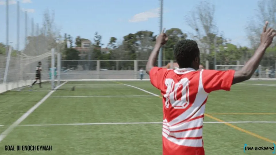 Enoch Gymah festeggia il gol
