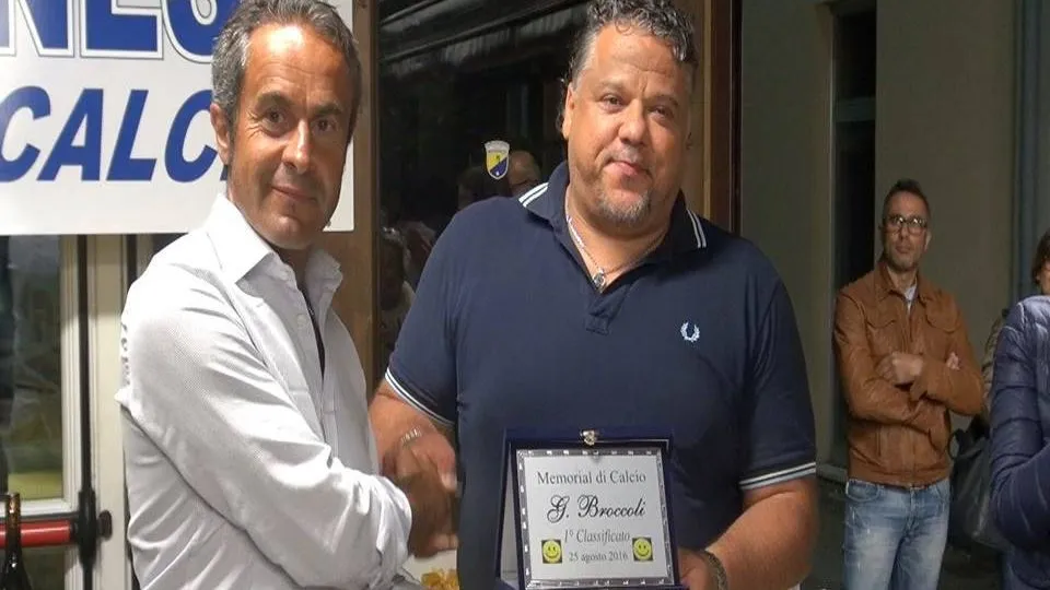 Il sindaco Morelli premia il presidente della Marignanese, Cervellieri